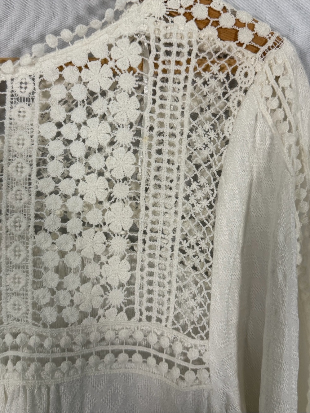 LoveStitch Women’s Medium Ivory Boho Lace Crochet Peasant Blouse Bell Sleeves. - Picture 5 of 13